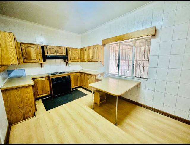 3 BEDROOM HOUSE FOR SALE IN VANDERBIJLPARK CE 1